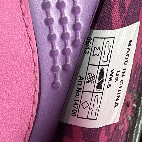 Crocs Heels Womens Size 8.5 Leather A-Leigh Closed Toe Wedge Brown Pumps Shoes - Picture 8 of 10